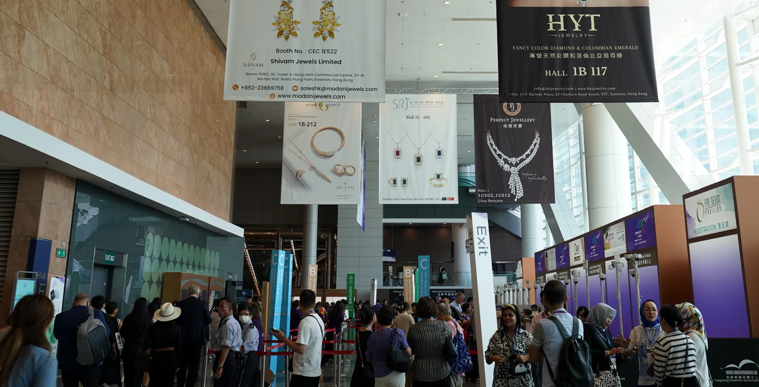 Jewellery & Gem WORLD Hong Kong