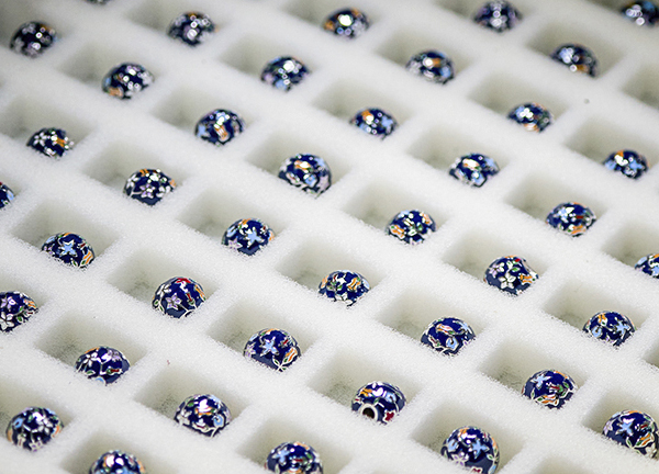 custom enamel jewelry manufacturer