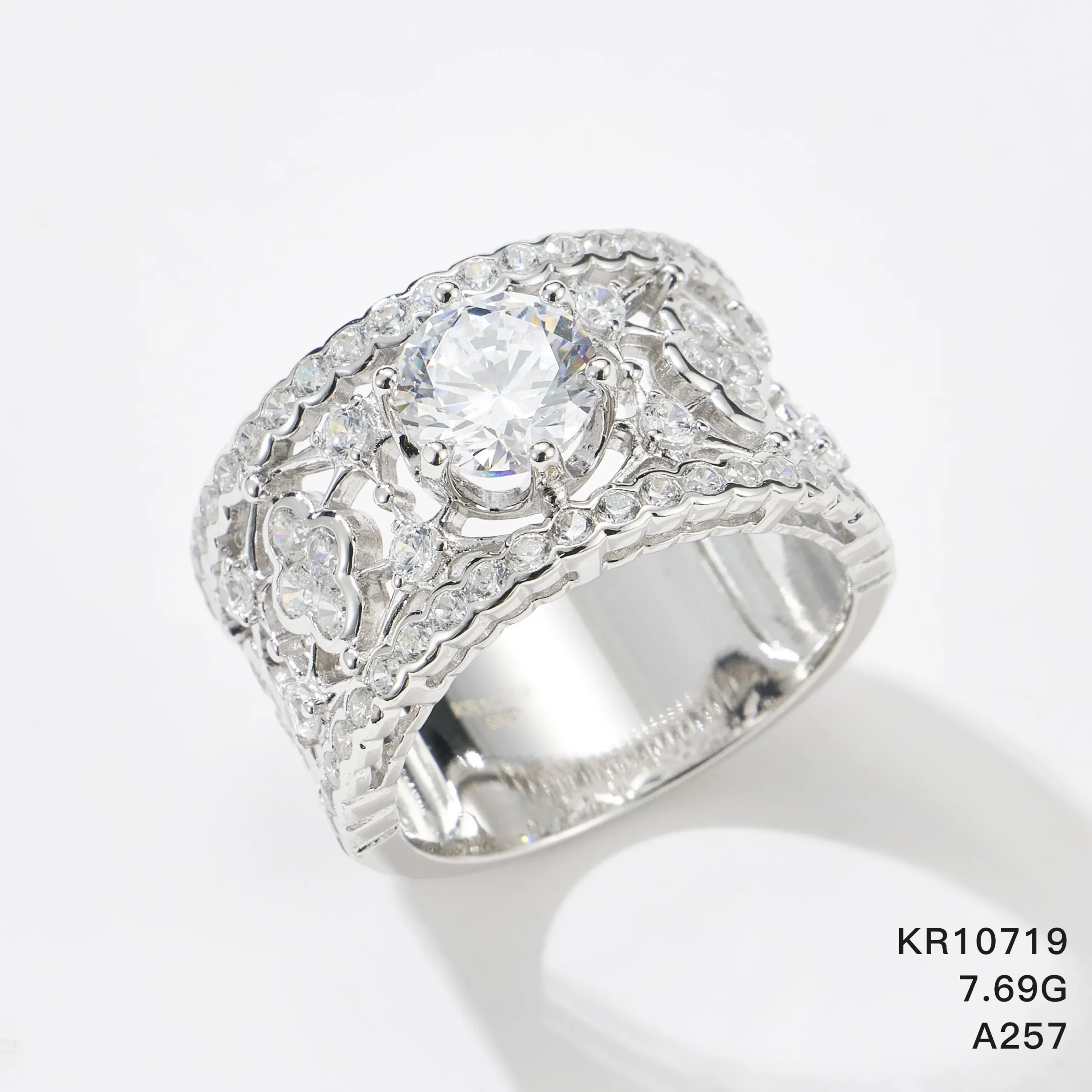 KR10719