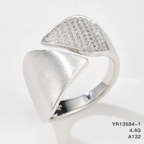 YR13584-1