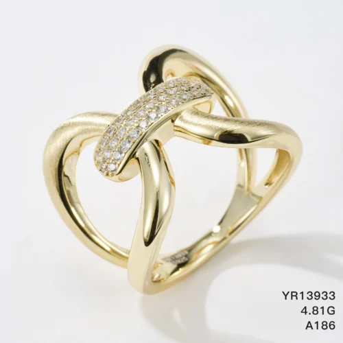 YR13933