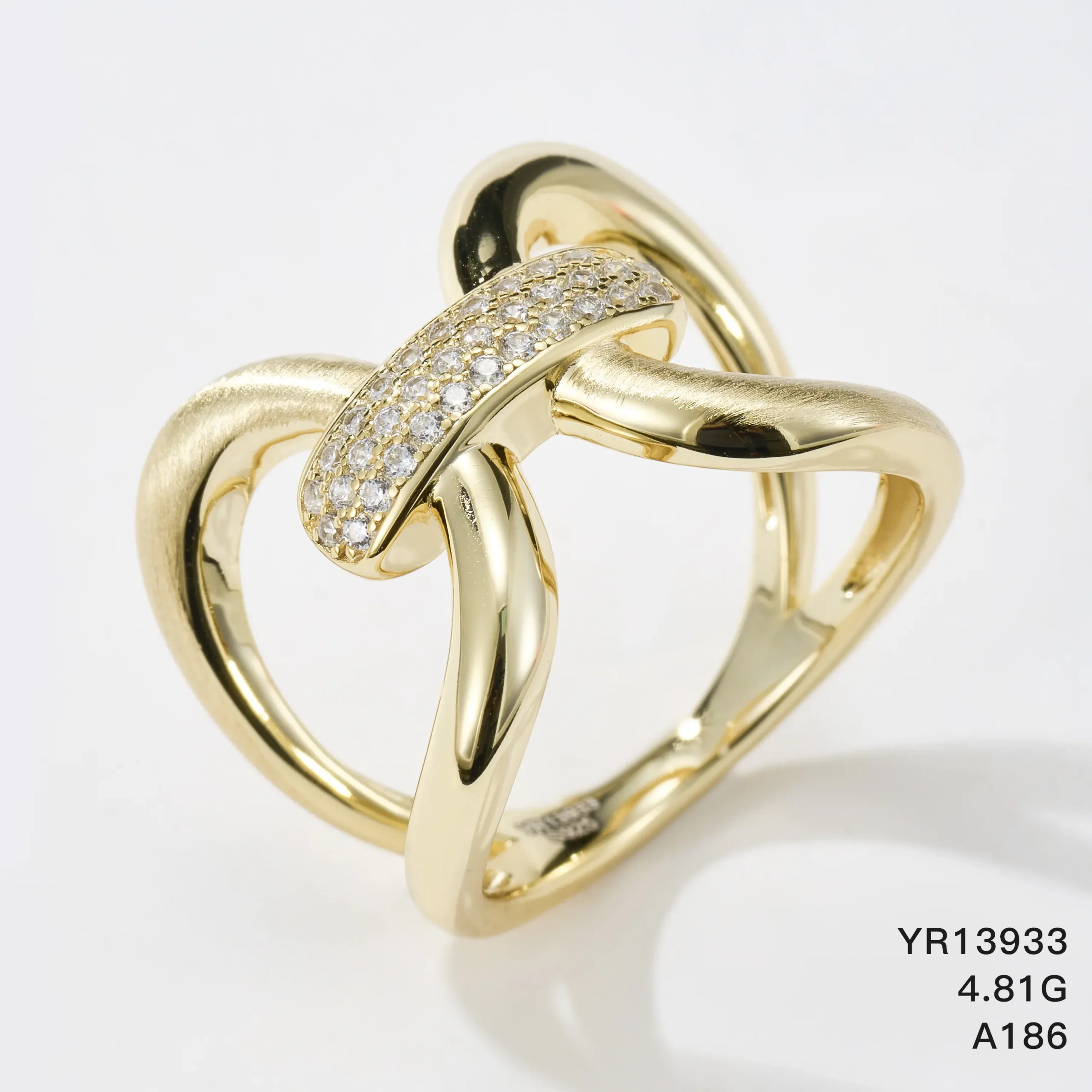 YR13933