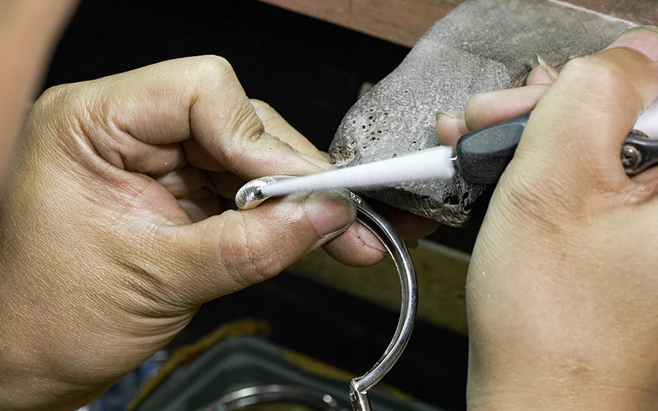 bracelet finishing