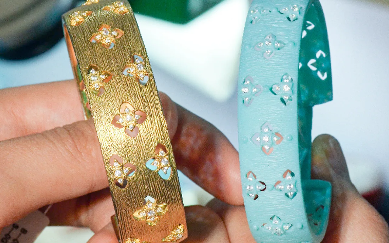 bracelet wax and final product